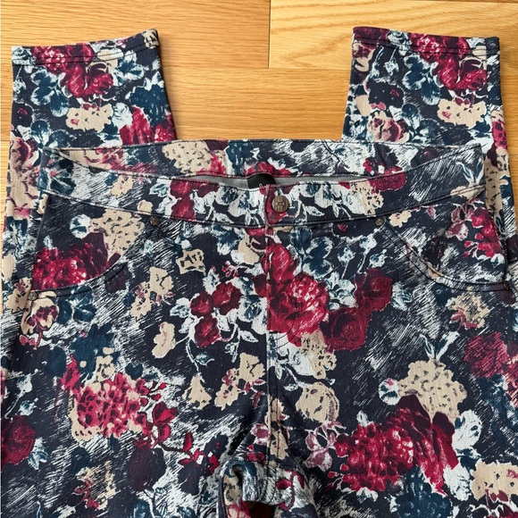 HUE Floral Print Capris - Red and Blue - Picture 3 of 9